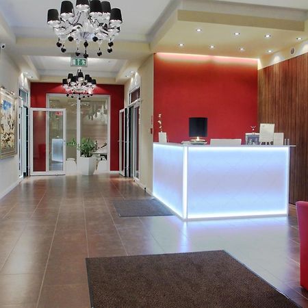 Hotel Ajax Janki Exteriér fotografie